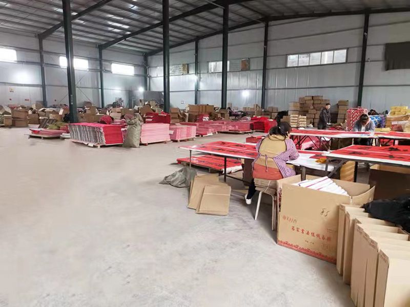 春聯(lián)印刷廠包裝車(chē)間